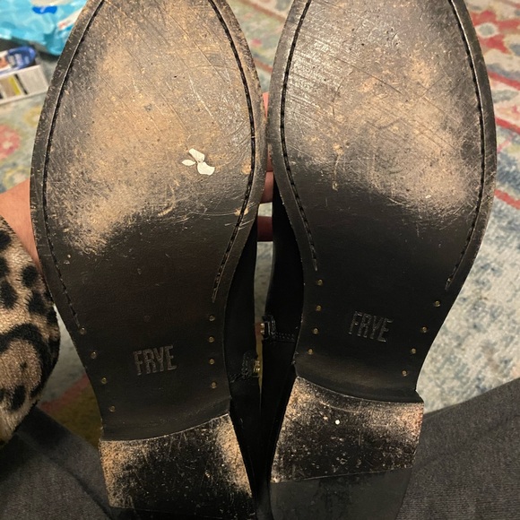 Frye Melissa Short Studded, EUC, 9.5 - Picture 8 of 8